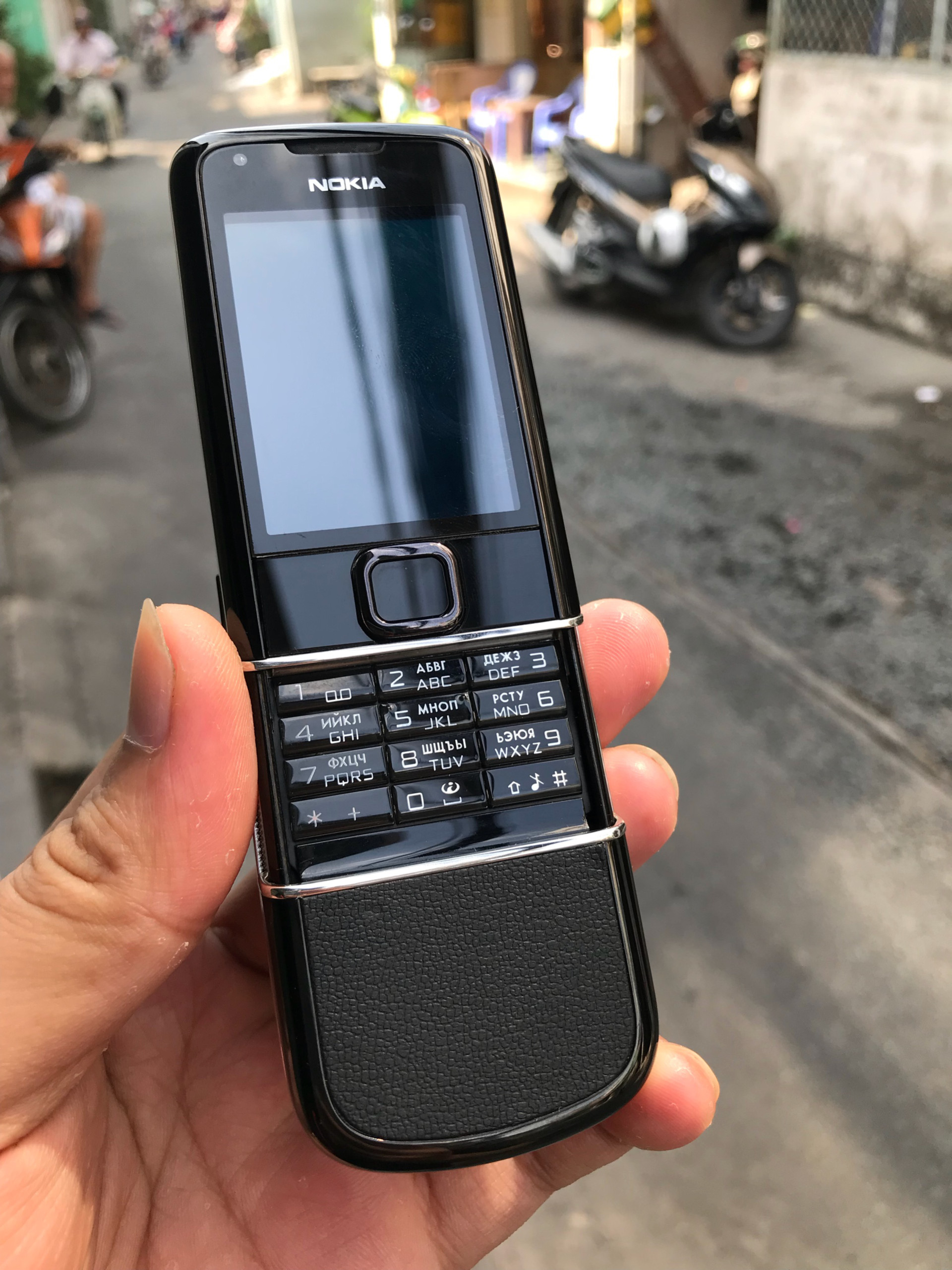 Nokia 8800 Main a có phải hàng chính hãng ? cùng Vỏ Gỗ Thanh Tùng Giải Đáp
