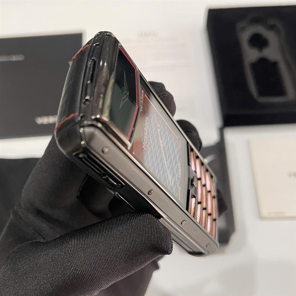 Vertu Ferrari Ascent Ti Nero Assoluto new 98%