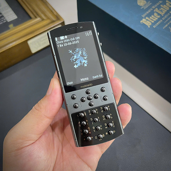 mobiado-712-stealth-xam